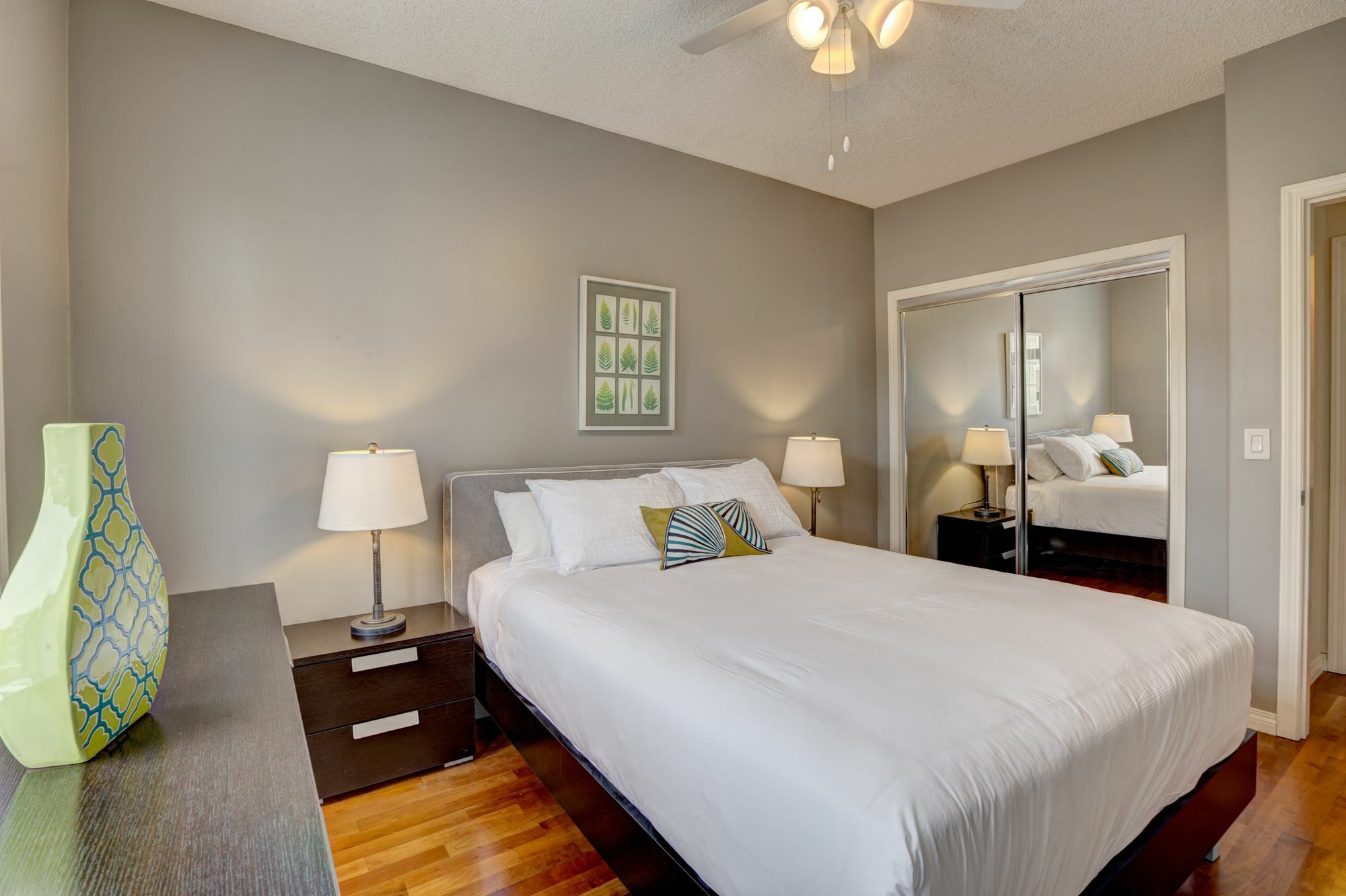 Suite Digs - Genesis Calgary Exterior photo